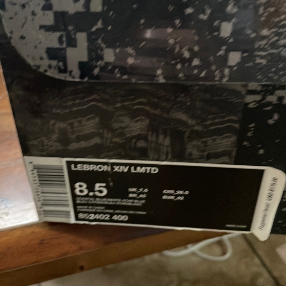 Men’s Lebron XIV LMTD